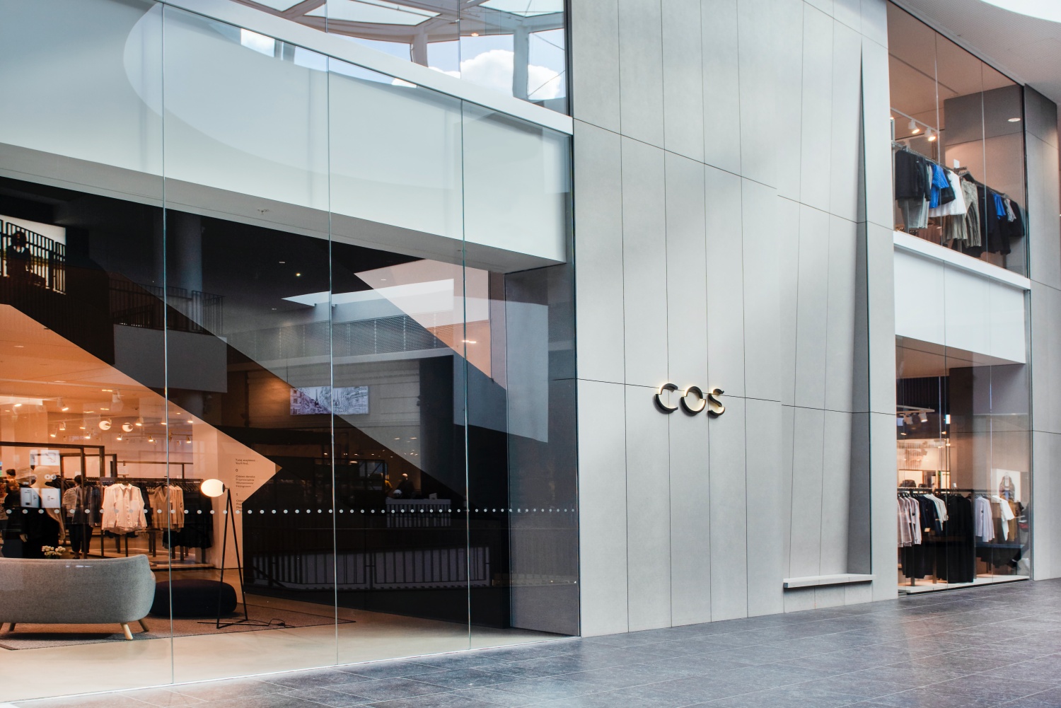 Witryna sklepowa COS